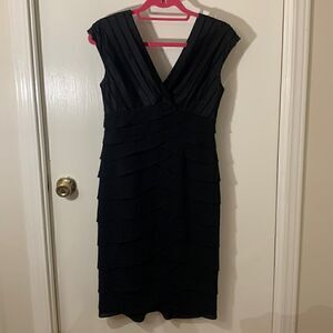 Adrianna Papell EUC black tiered ruffle shutter pleat cocktail dress Sz 4